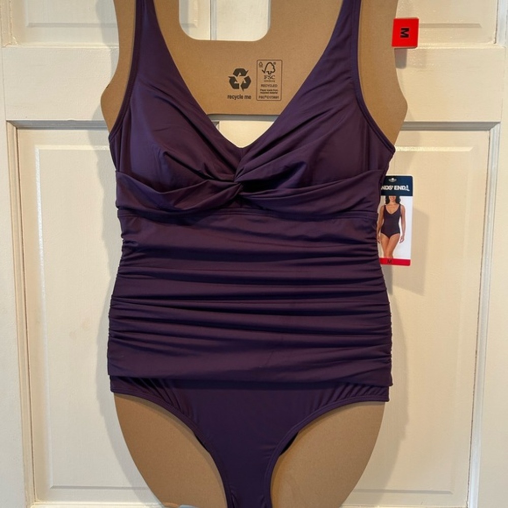 LANDS END WOMENS ONE PIECE PURPLE BATHING SUIT SIZE MEDIUM